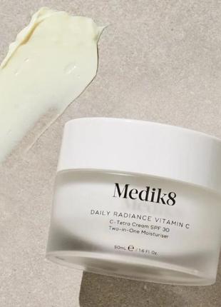 Daily radiance vitamin c medik8