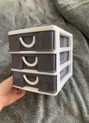 Пластиковий органайзер для косметики або інших дрібничок