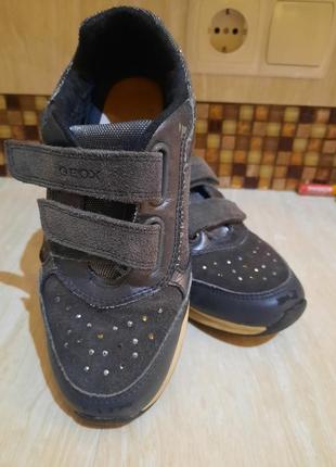 Очень красивые кроссовки geox