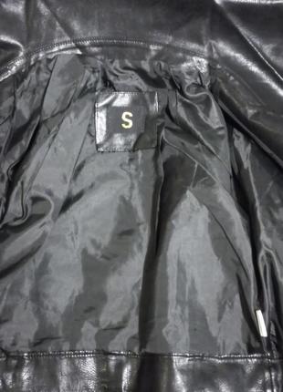 Женская кожанная куртка косуха экокожа на подкладке с поясом.в черном цвете.6 фото