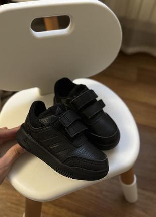 Кросівки adidas