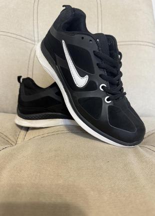 Кроссовки nike