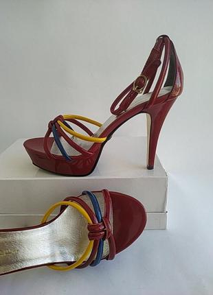 Кожаные босоножки размер 39. польша