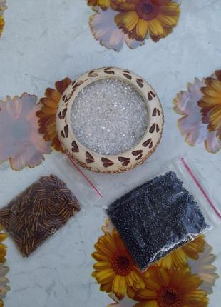 Бісер трох кольорів