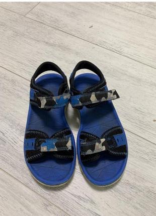 Clarks босоніжки