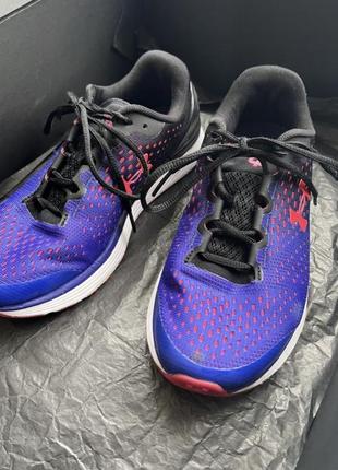 Кросівки under armour