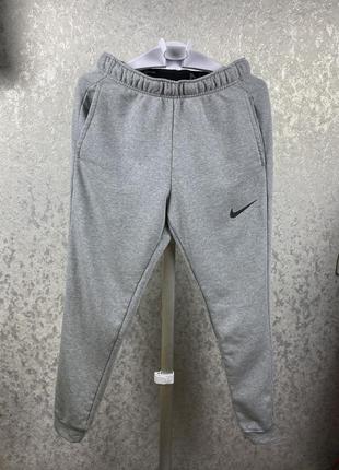 Мужские серые спортивные штаны nike dri-fit1 фото