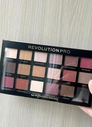 Палетка тіней для повік revolution
