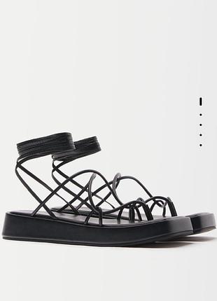 Босоніжки bershka