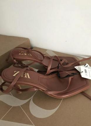 Босоножки zara кожа