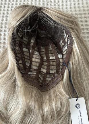 Парик длинные волнистые волосы холодный пепельный блонд челка, омбре, растушевка у корней