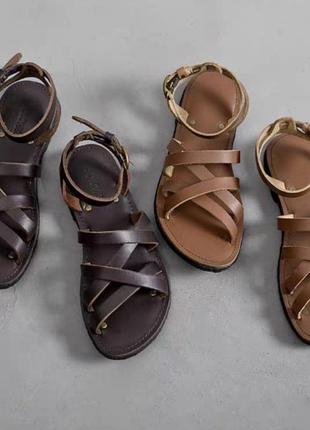 Сандалі анатомічної форми