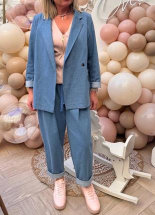 Джинсовый брючный костюм