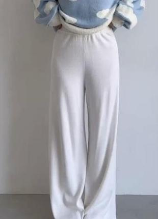Кюлоты молочно- белого цвета