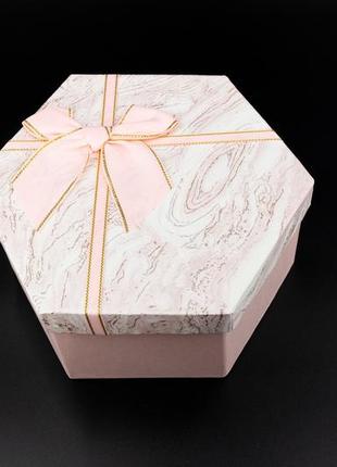Коробка подарункова шестикутна з бантиком. 3шт/комплект. колір рожевий. 19х10см2 фото
