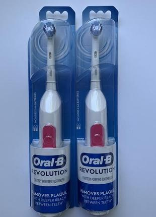 Електрична зубна щітка oral-b revolution, оригінал із сша. насадку можна змінити !