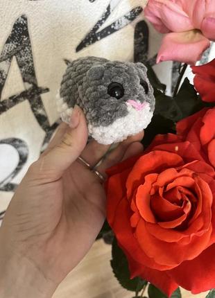В’язаний брелок хом’як