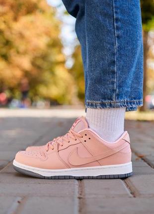 Nike sb dunk pink white