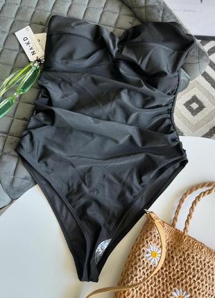 Ефектний суцільний купальник бандо бренду boohoo6 фото