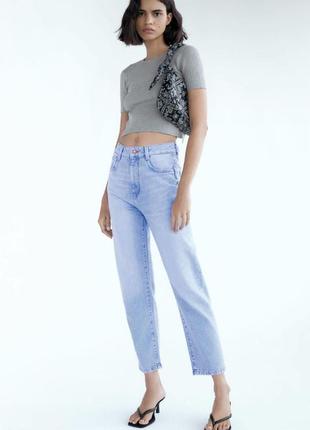 Базовые легкие голубые джинсы mom zara