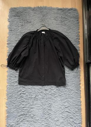 Cos стильна блузка зі свіжих колекцій