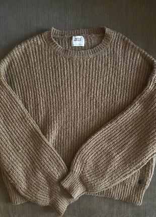 Светр бежевий pull&bear