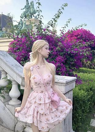 Нежное розовое мини платье корсетное