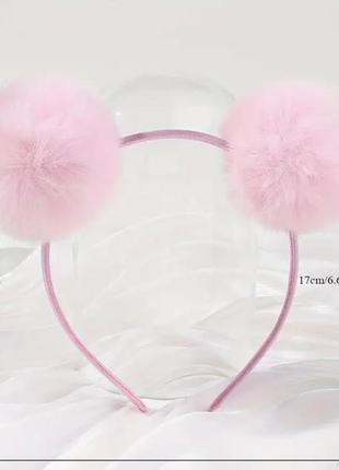 Ободок для волос с помпонами из меха для девочек нежно-розовый праздничное украшение1 фото