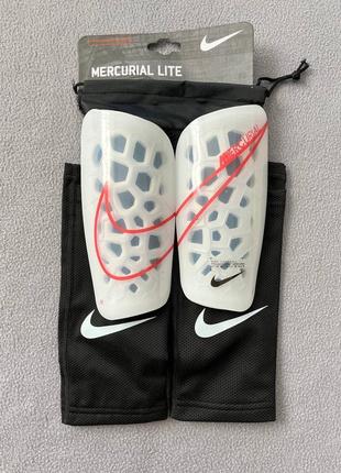 Футбольные щитки nike