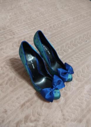 Розкішні туфлі by kurt geiger