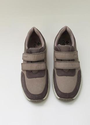 Шкіряні кросівки