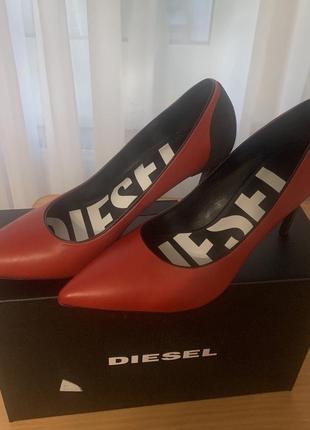 Шкіряні туфлі diesel, 37р