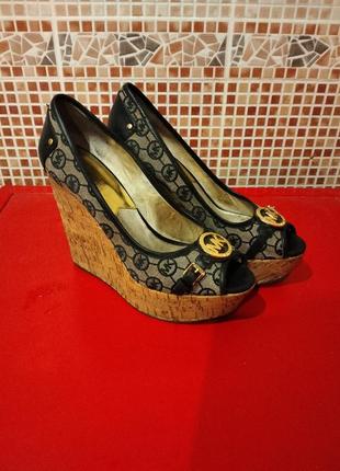 Босоножки на танкетке платформе "michael kors" 39-40