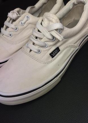 Белые кеды vans
