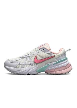 Новинка топові жіночі кросівки nike runtekk wmns white pink1 фото