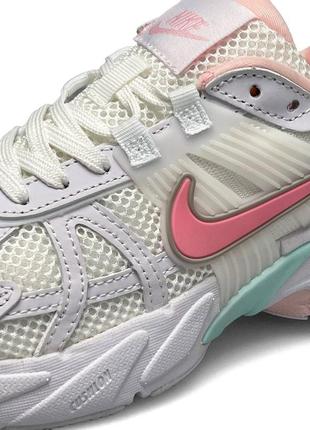 Новинка топові жіночі кросівки nike runtekk wmns white pink5 фото