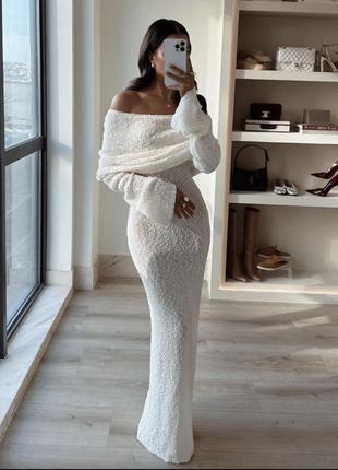 Белое макси платье со спущенными плечами, пляжное на купальник тренд zara