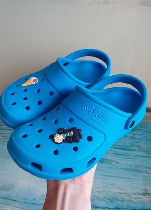crocs j1