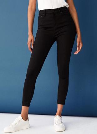 Черные контурные джинсы скини