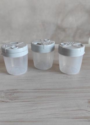 Набор спецовниц с серой крышкой на 0,22 л