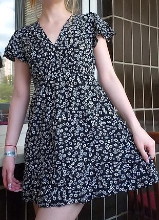 Летнее платье с цветками
