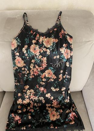 Коктейльное платье guess. платья миди. размер м