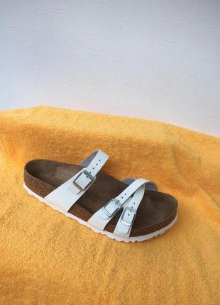 Birkenstock кожаные босоножки шлепанца 39
