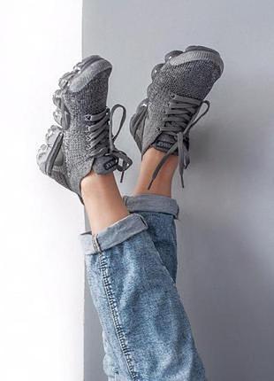 Женские найк в сером цвете,