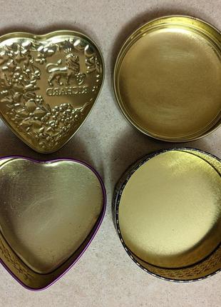 Дві металеві баночки для чаю richard, кругла і у вигляді сердечка.4 фото