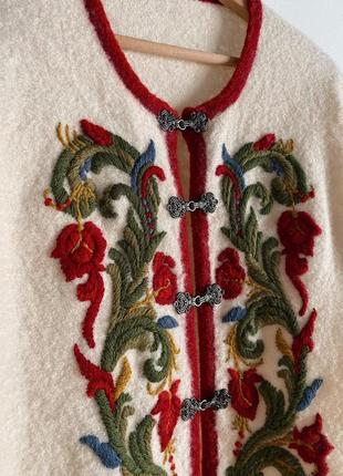 Вінтажна жіноча куртка-светр кардиган vrikke, норвегія декоративна металева застібка-гачок
