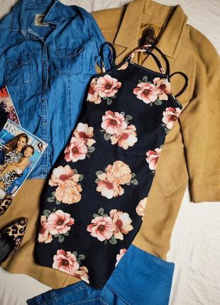 Boohoo платье чёрное по фигуре карандаш футляр на бретельках новое цветочный принт
