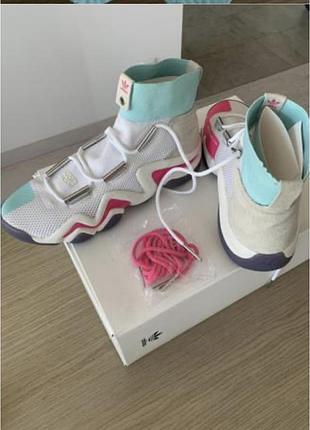 Ексклюзивні кросівки adidas