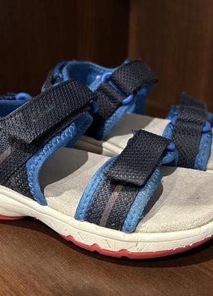 Босоніжки, сандалі clarks