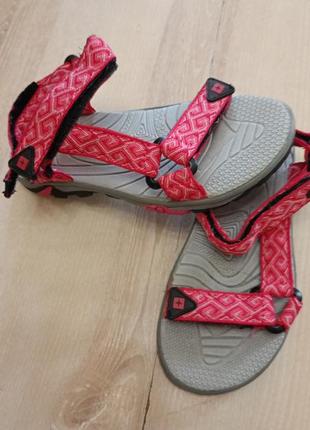 Спортивные босоножки на девочку типа teva 31р